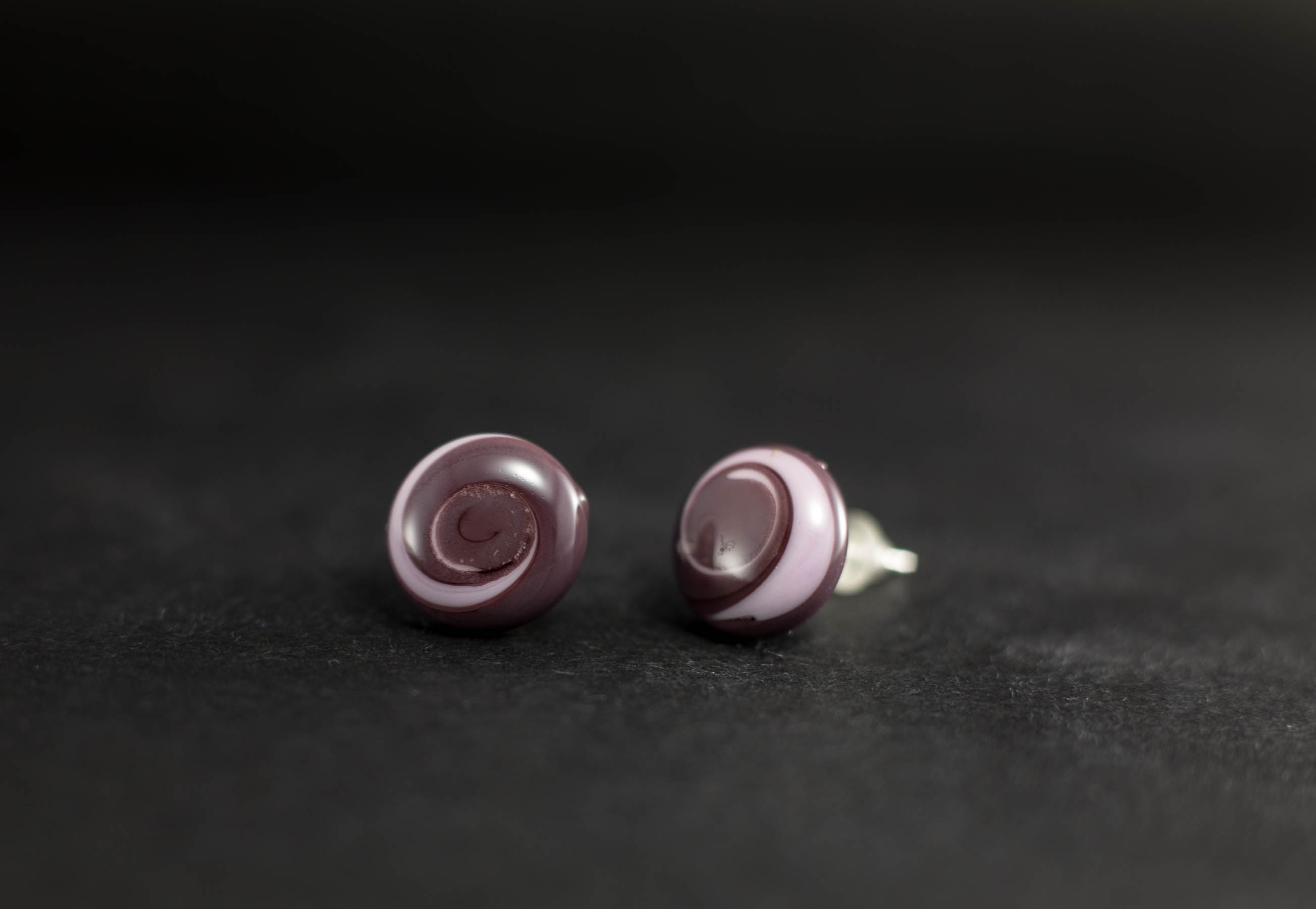 Naušnice Točkice ljubičaste s roza spiralom